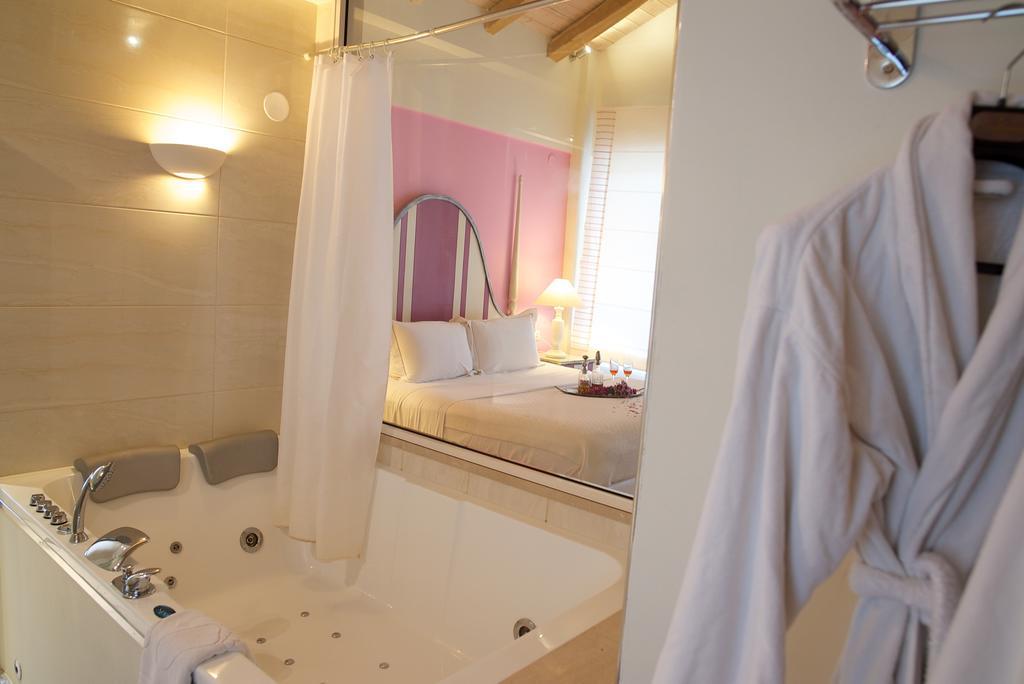 VIP Villa with Hot Tub and Fireplace room only